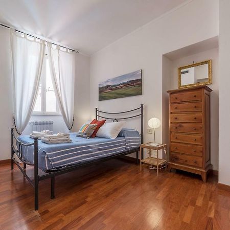 Casa Zeffiro - FromhometoРим Екстер'єр фото